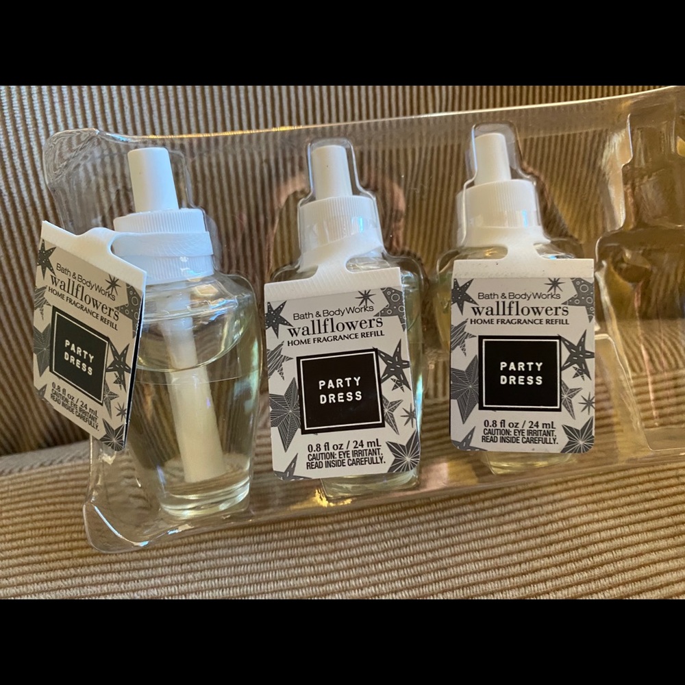 3 pack of Party Dress wall flower refills